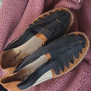 Free People shoes size 38 tan / black Seville